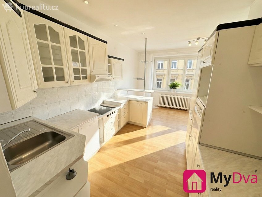 Pronájem bytu 3+1 110 m^2 Rooseveltova, Znojmo 