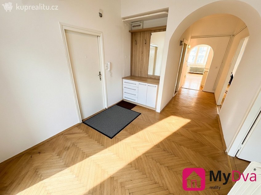 Pronájem bytu 3+1 110 m^2 Rooseveltova, Znojmo 