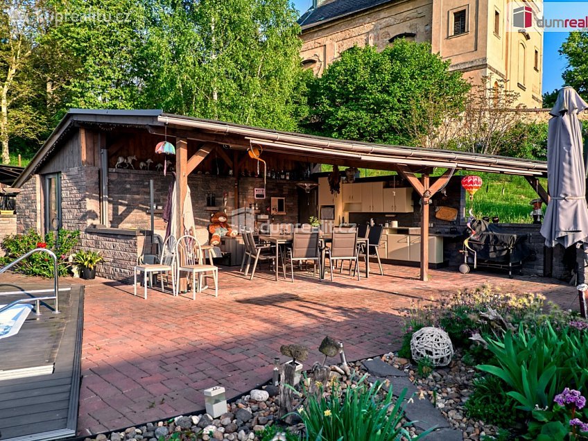 Prodej  vily 296 m^2 Vítězství, Děčín 