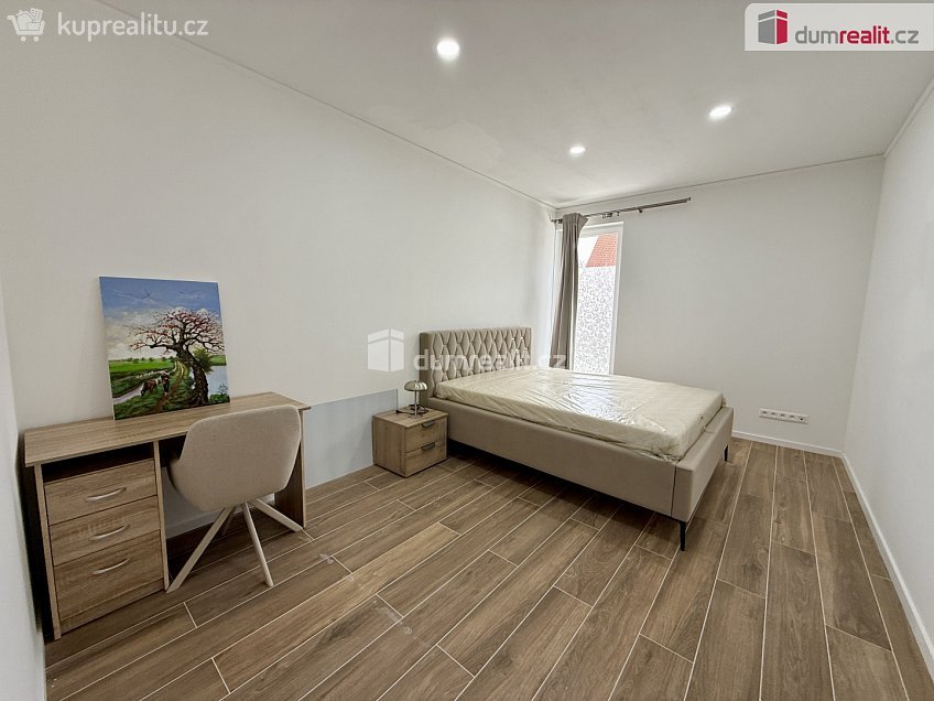 Pronájem bytu 3+kk 98 m^2 Dvořákova, Velké Přílepy 