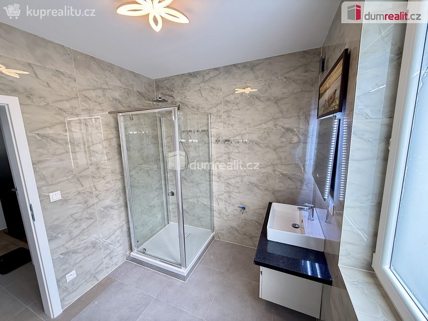 Pronájem bytu 3+kk 98 m^2 Dvořákova, Velké Přílepy 