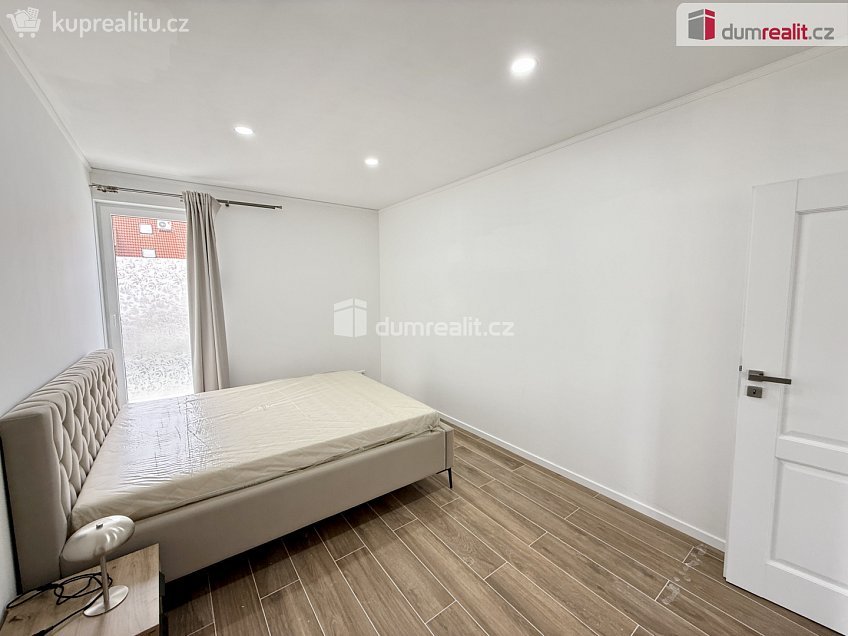 Pronájem bytu 3+kk 98 m^2 Dvořákova, Velké Přílepy 