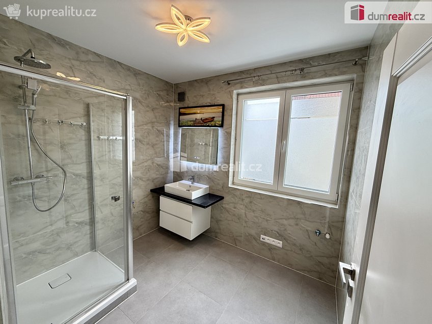 Pronájem bytu 3+kk 98 m^2 Dvořákova, Velké Přílepy 