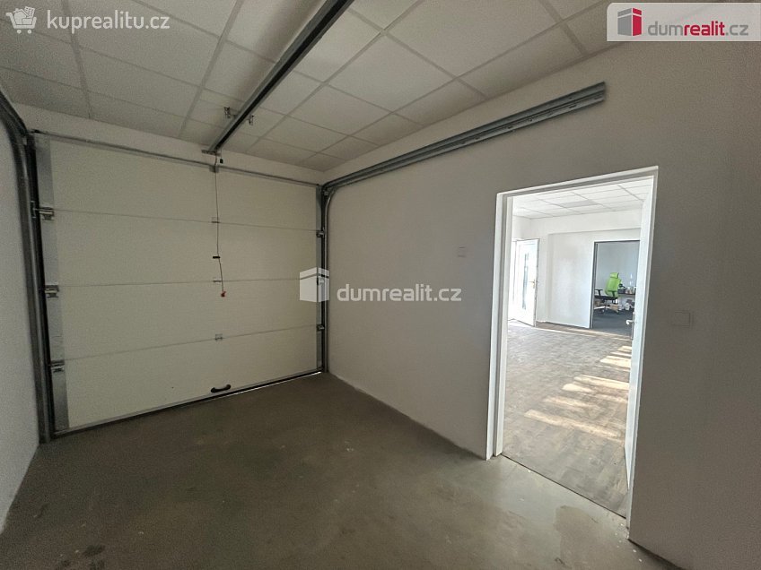 Pronájem  skladu 214 m^2 Polepská, Kolín 