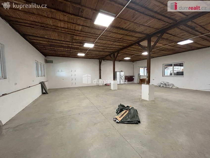 Pronájem  skladu 214 m^2 Polepská, Kolín 