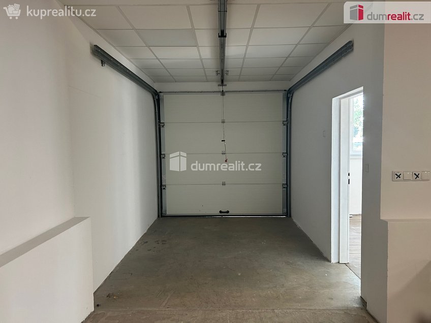 Pronájem  skladu 214 m^2 Polepská, Kolín 