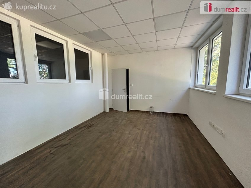 Pronájem  skladu 214 m^2 Polepská, Kolín 