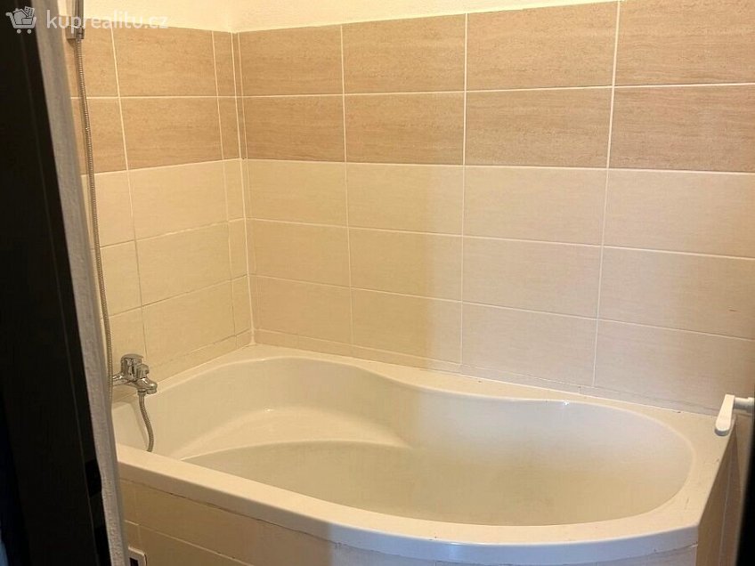 Pronájem bytu 2+1 42 m^2 Cheb 22, Cheb 