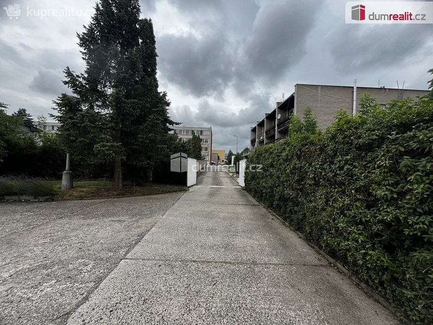 Pronájem  obchodních prostor 223 m^2 Řetenická, Újezdeček 