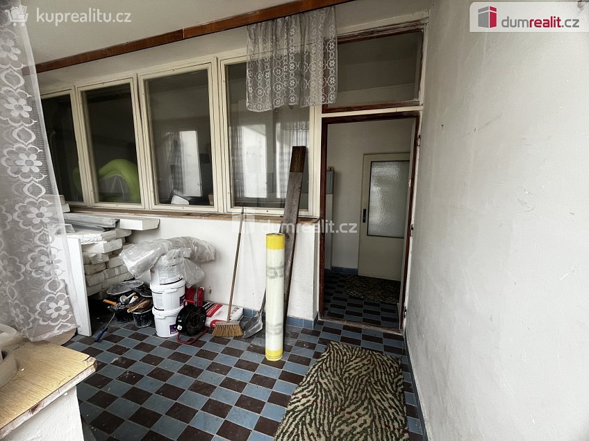 Pronájem  obchodních prostor 223 m^2 Řetenická, Újezdeček 