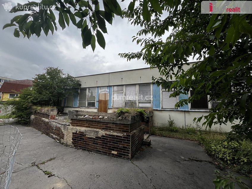 Pronájem  obchodních prostor 223 m^2 Řetenická, Újezdeček 