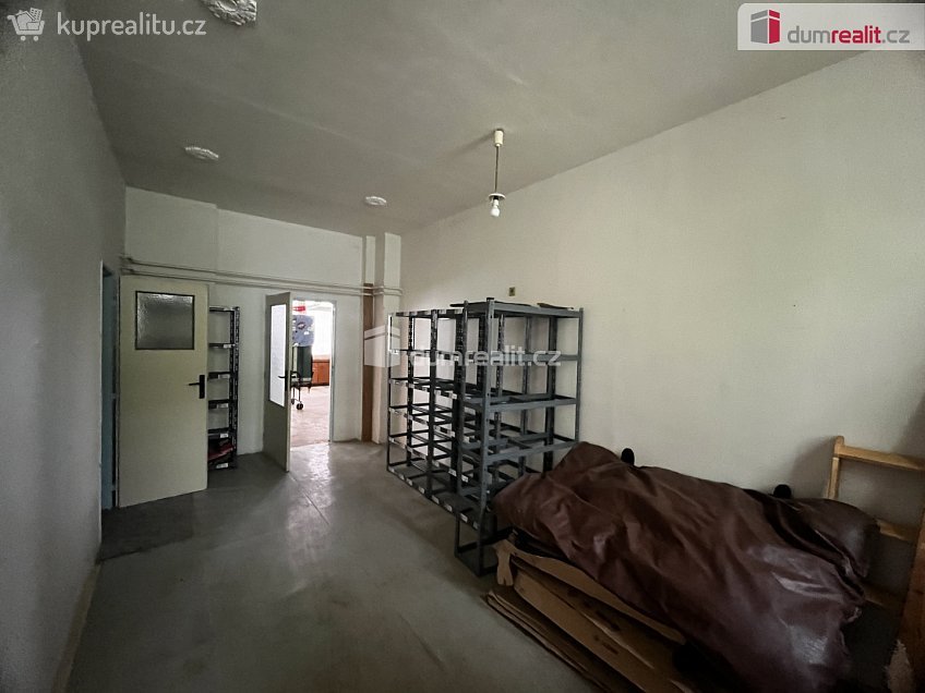 Pronájem  obchodních prostor 223 m^2 Řetenická, Újezdeček 