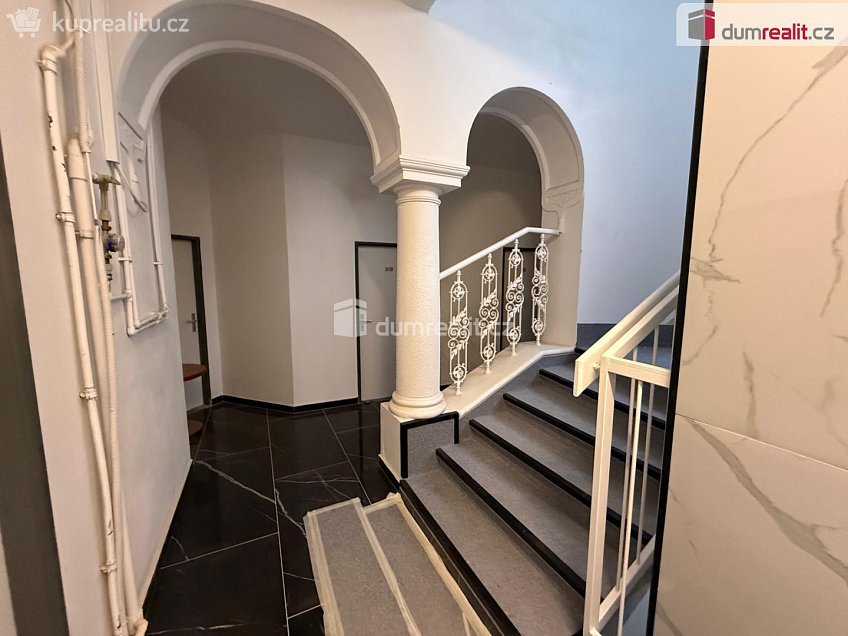 Pronájem bytu 1+kk 35 m^2 Nehrova, Mariánské Lázně 