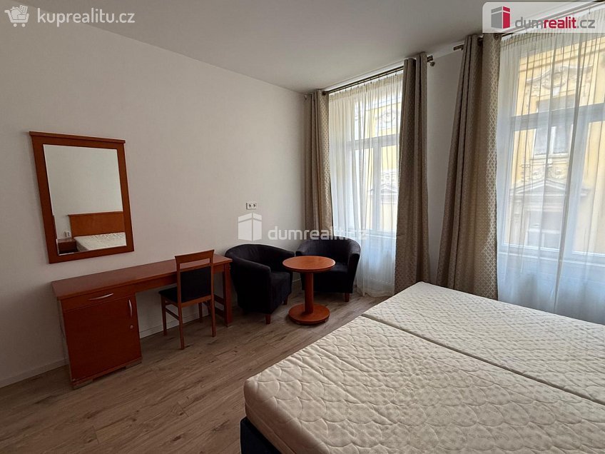 Pronájem bytu 1+kk 35 m^2 Nehrova, Mariánské Lázně 