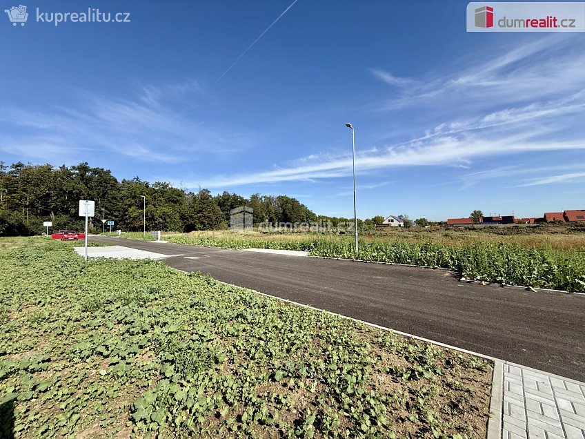 Prodej  stavebního pozemku 724 m^2 Veltrusy, Veltrusy 