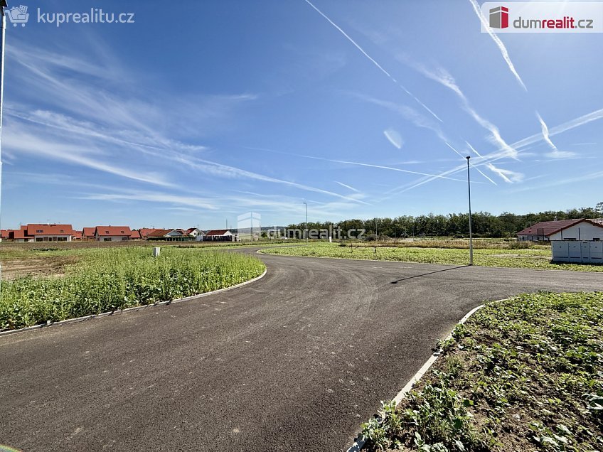 Prodej  stavebního pozemku 724 m^2 Veltrusy, Veltrusy 