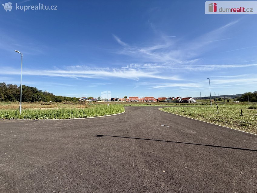 Prodej  stavebního pozemku 724 m^2 Veltrusy, Veltrusy 