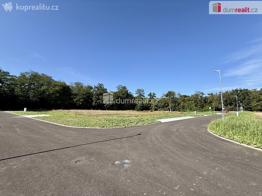 Prodej  stavebního pozemku 724 m^2 Veltrusy, Veltrusy 