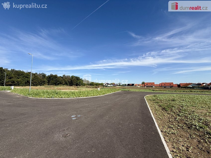 Prodej  stavebního pozemku 724 m^2 Veltrusy, Veltrusy 