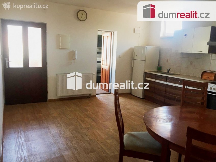 Pronájem bytu 3+kk 55 m^2 Zenklova, Praha 8 