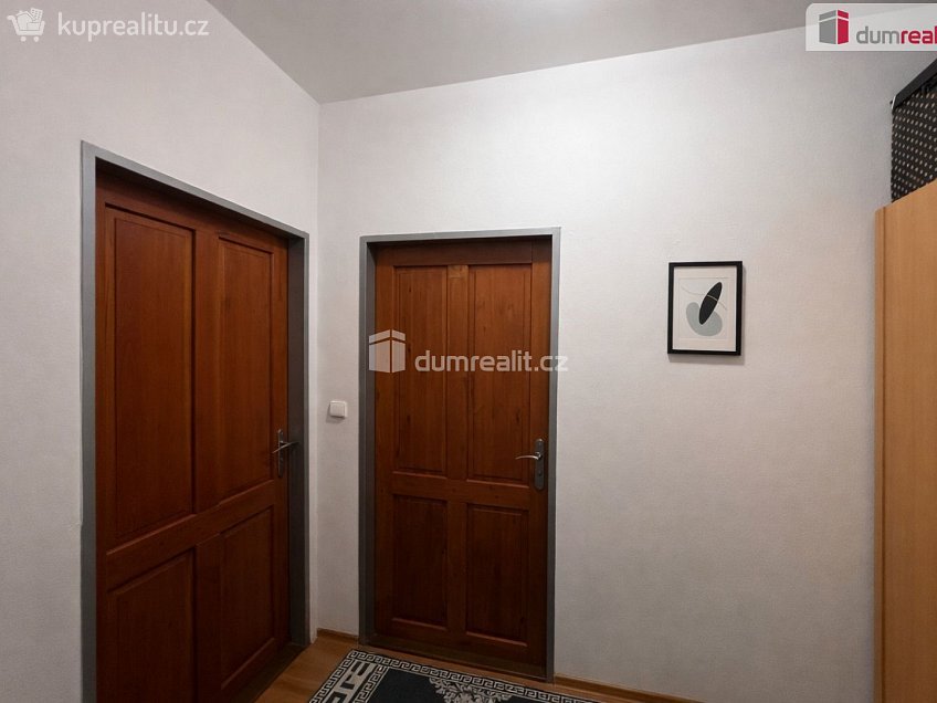 Pronájem bytu 3+kk 55 m^2 Zenklova, Praha 8 