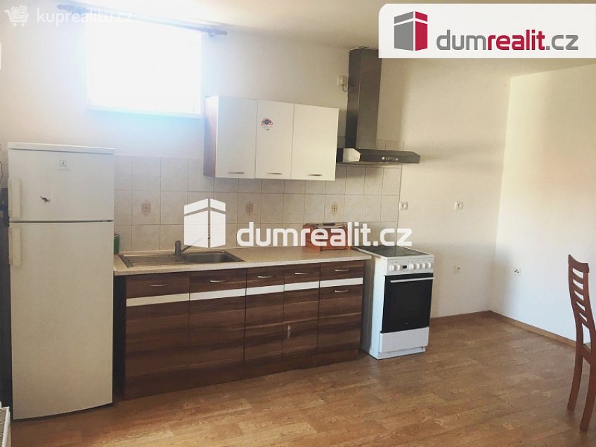 Pronájem bytu 3+kk 55 m^2 Zenklova, Praha 8 