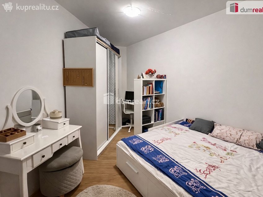 Pronájem bytu 3+kk 55 m^2 Zenklova, Praha 8 