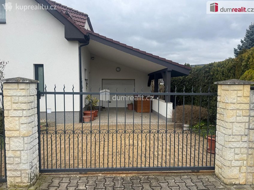 Pronájem  garáže 19 m^2 Mladíkov, Jesenice 