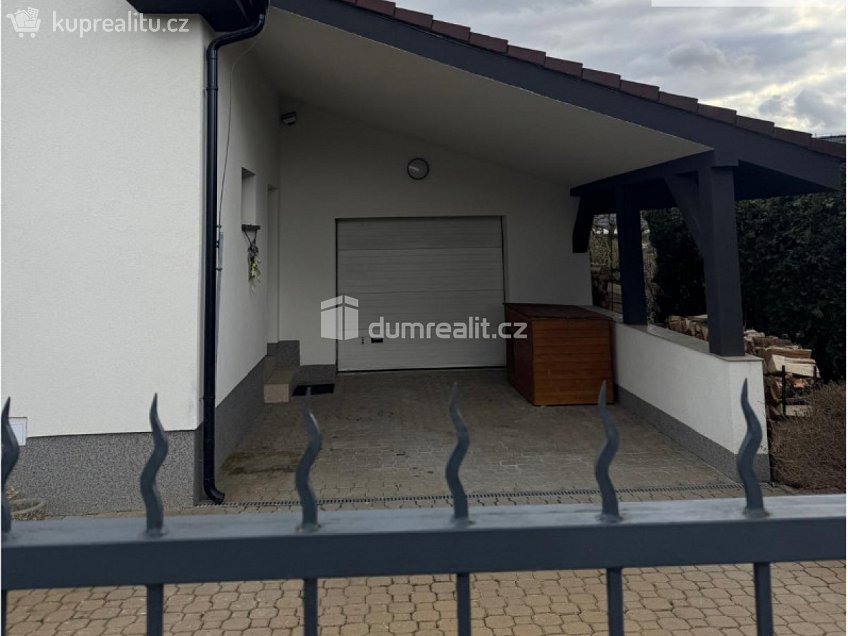 Pronájem  garáže 19 m^2 Mladíkov, Jesenice 