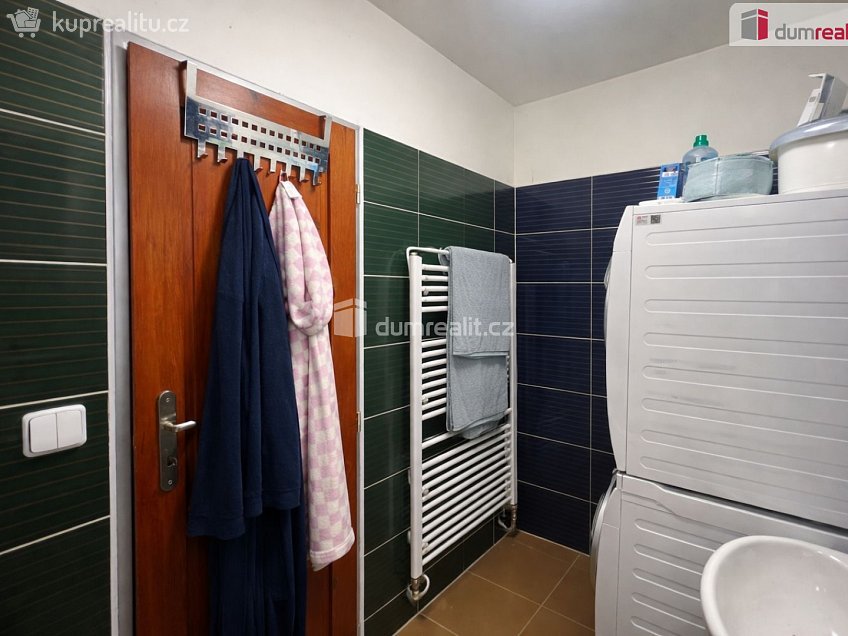 Pronájem bytu 3+kk 70 m^2 Zenklova, Praha 8 