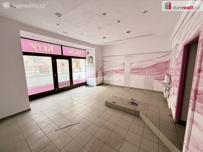 Pronájem  obchodních prostor 20 m^2 Palackého, Slaný 