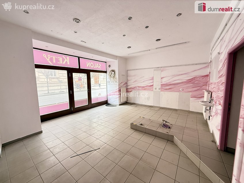 Pronájem  obchodních prostor 20 m^2 Palackého, Slaný 