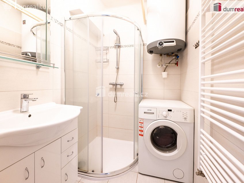 Prodej bytu 1+1 42 m^2 Osek, Osek 