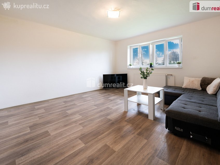 Prodej bytu 1+1 42 m^2 Osek, Osek 