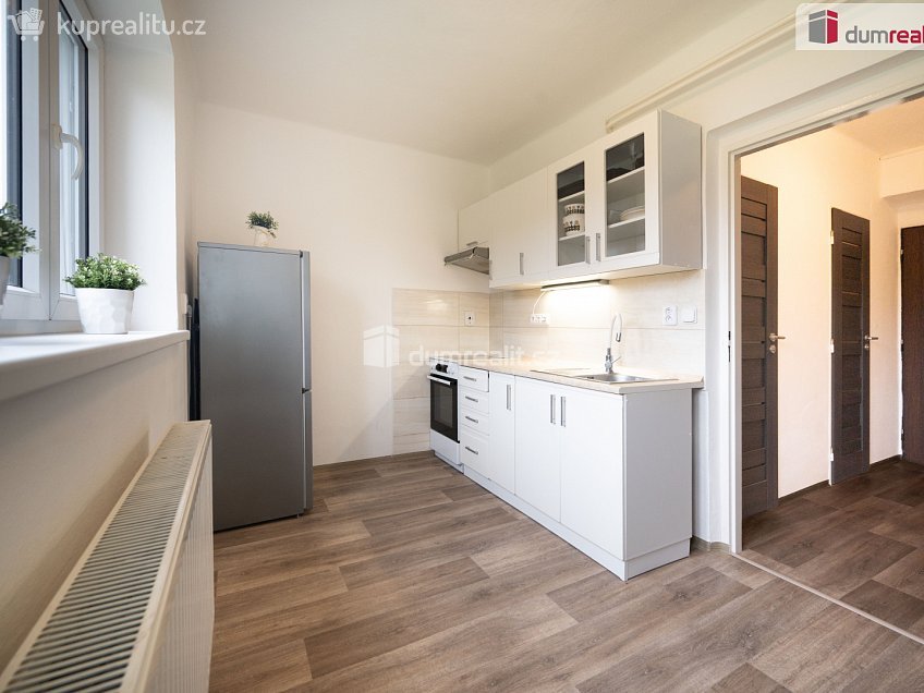 Prodej bytu 1+1 42 m^2 Osek, Osek 