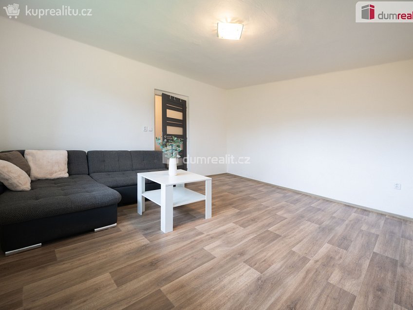 Prodej bytu 1+1 42 m^2 Osek, Osek 