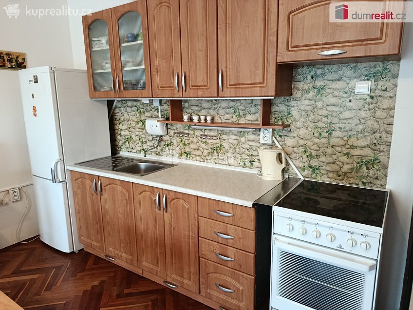 Pronájem bytu 2+kk 56 m^2 Toužimská, Praha 19 