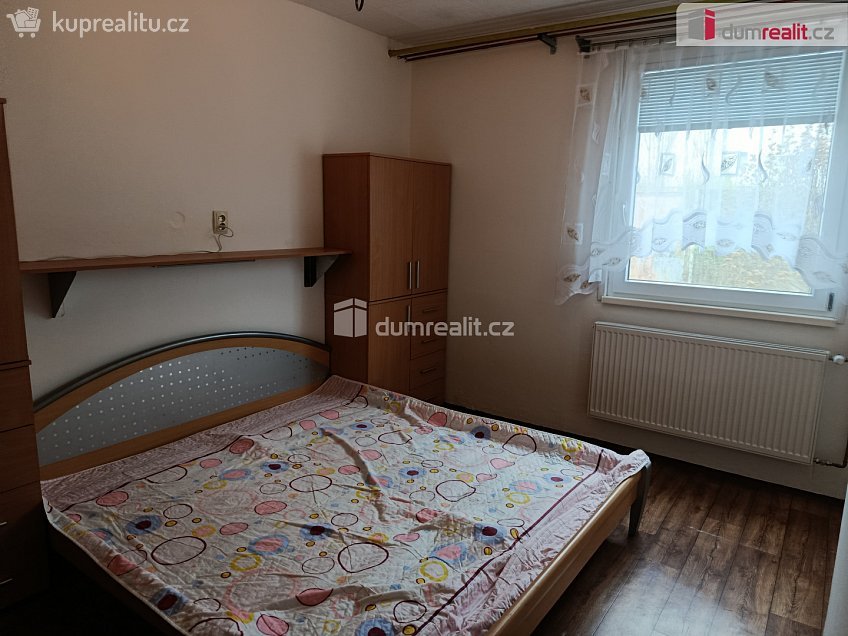 Pronájem bytu 2+kk 56 m^2 Toužimská, Praha 19 