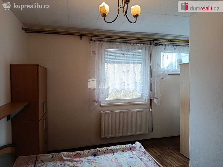 Pronájem bytu 2+kk 56 m^2 Toužimská, Praha 19 