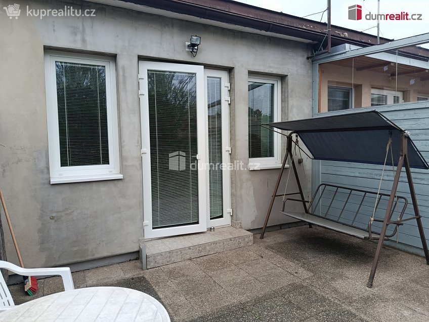 Pronájem bytu 2+kk 56 m^2 Toužimská, Praha 19 