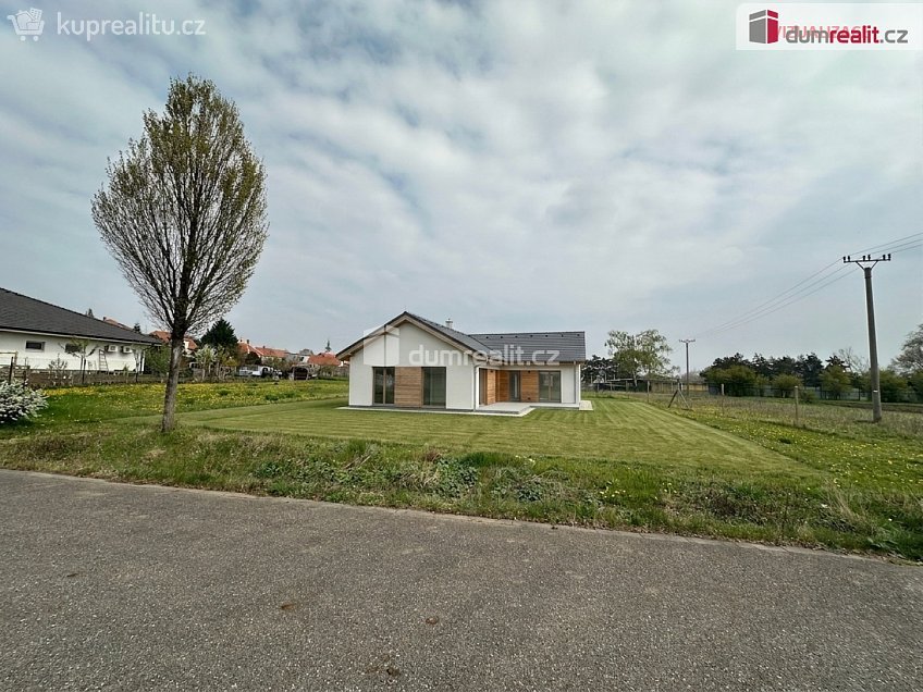 Prodej  stavebního pozemku 1269 m^2 Dlouhá, Přítluky 