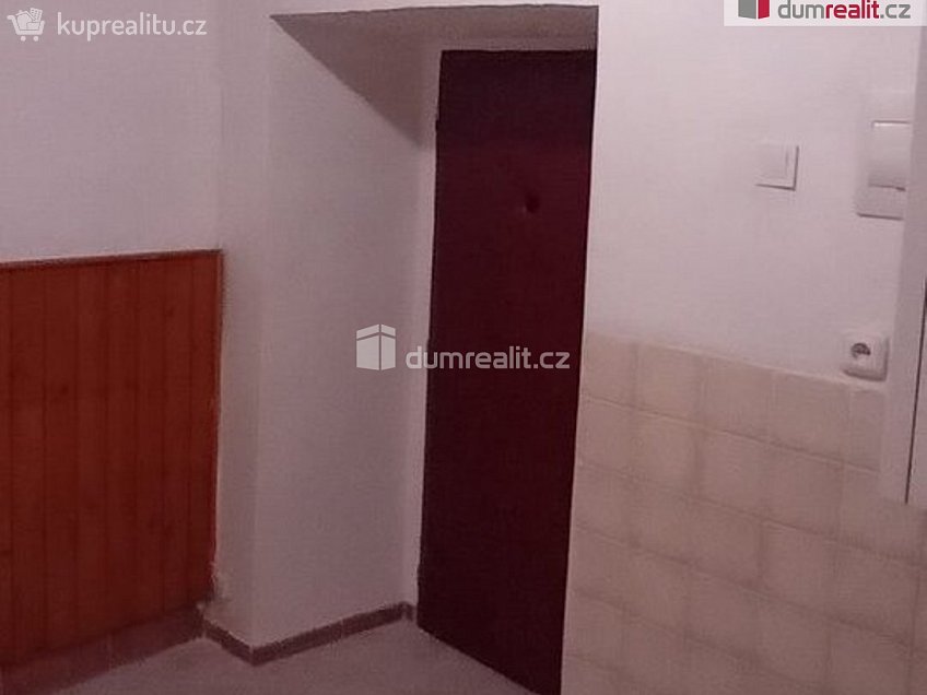 Pronájem bytu 3+1 75 m^2 Dlouhá, Cheb 