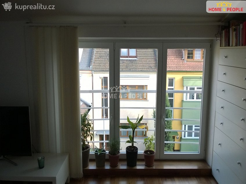 Pronájem bytu 2+kk 50 m^2 Churého, Brno 