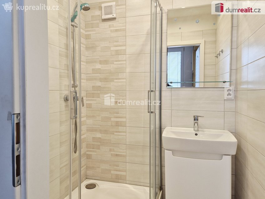 Pronájem bytu 3+1 64 m^2 Na Vyhlídce, Kaplice 