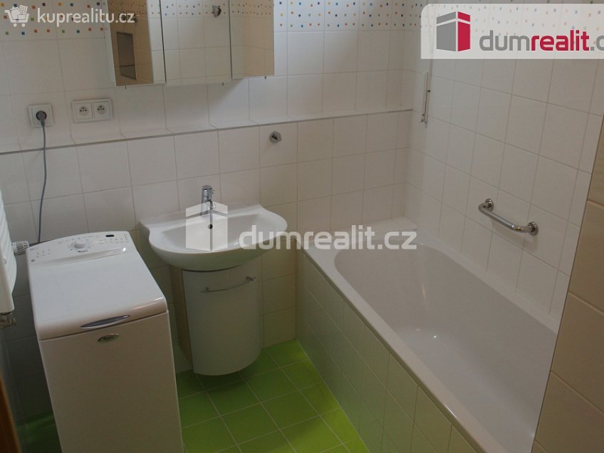 Pronájem bytu 2+kk 63 m^2 Nad Krocínkou, Praha 9 