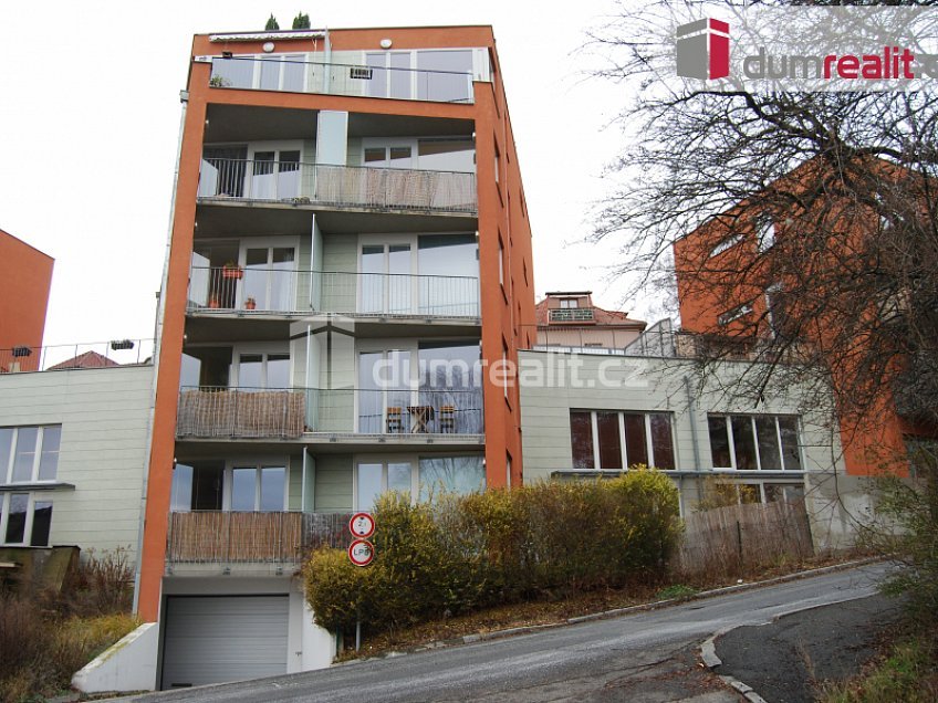 Pronájem bytu 2+kk 63 m^2 Nad Krocínkou, Praha 9 