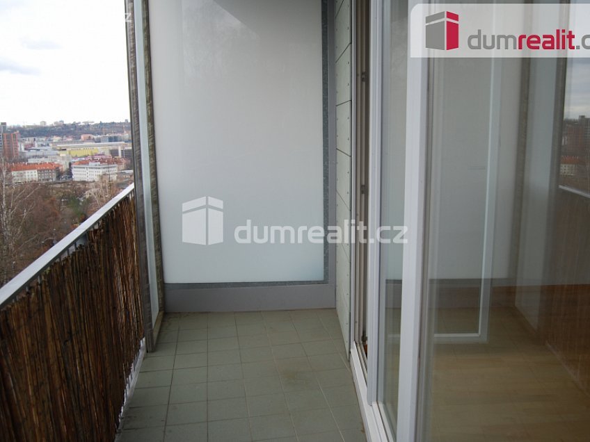 Pronájem bytu 2+kk 63 m^2 Nad Krocínkou, Praha 9 