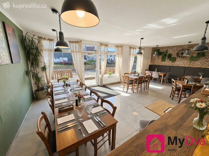 Pronájem  restauračního zařízení 110 m^2 Pražská, Znojmo 