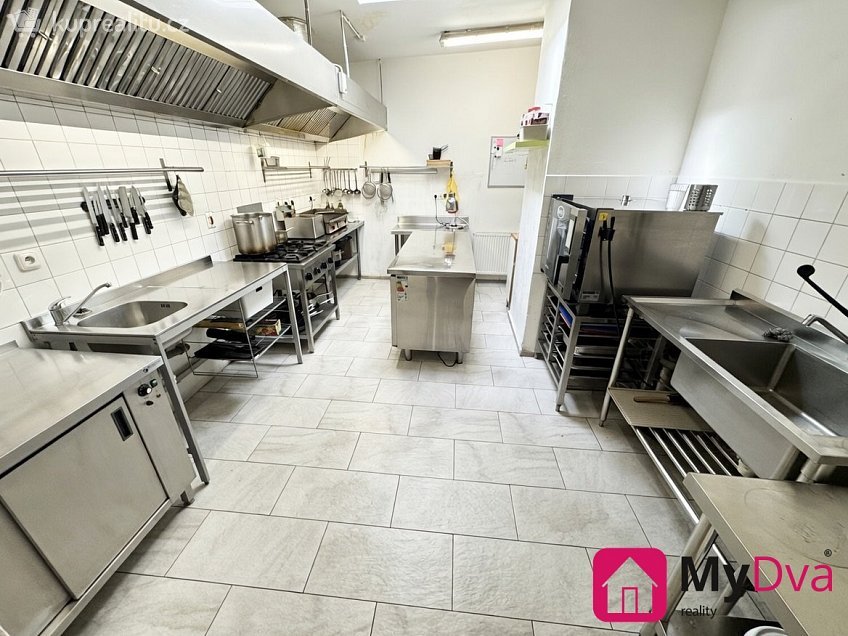 Pronájem  restauračního zařízení 110 m^2 Pražská, Znojmo 