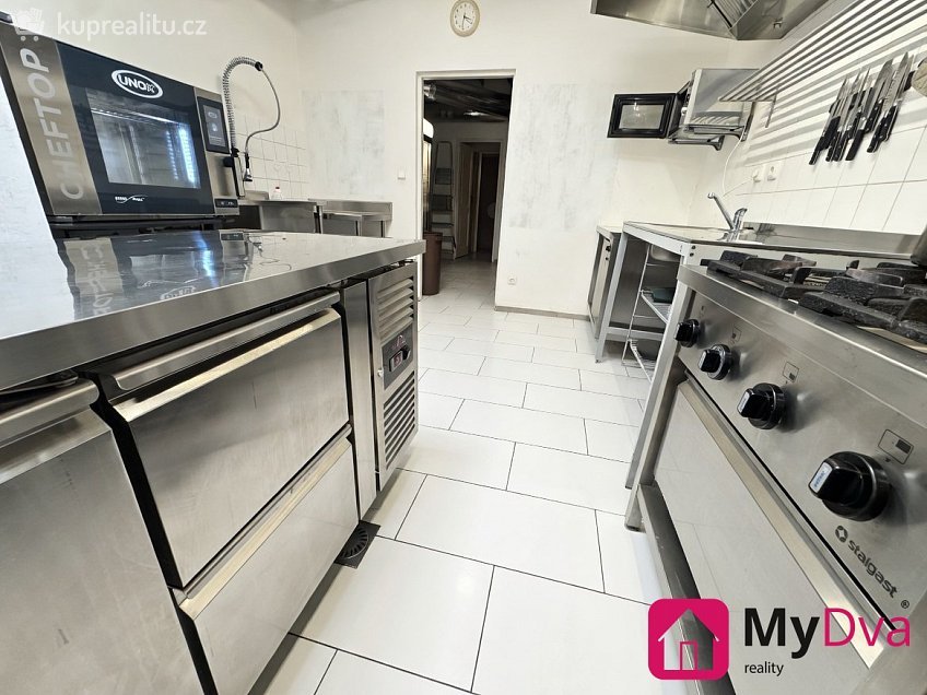 Pronájem  restauračního zařízení 110 m^2 Pražská, Znojmo 